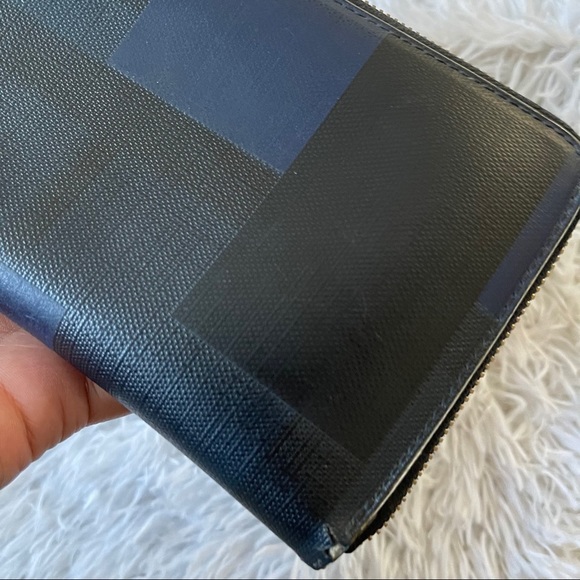 Burberry London Check Renfrew Zip Around Wallet - Picture 13 of 13